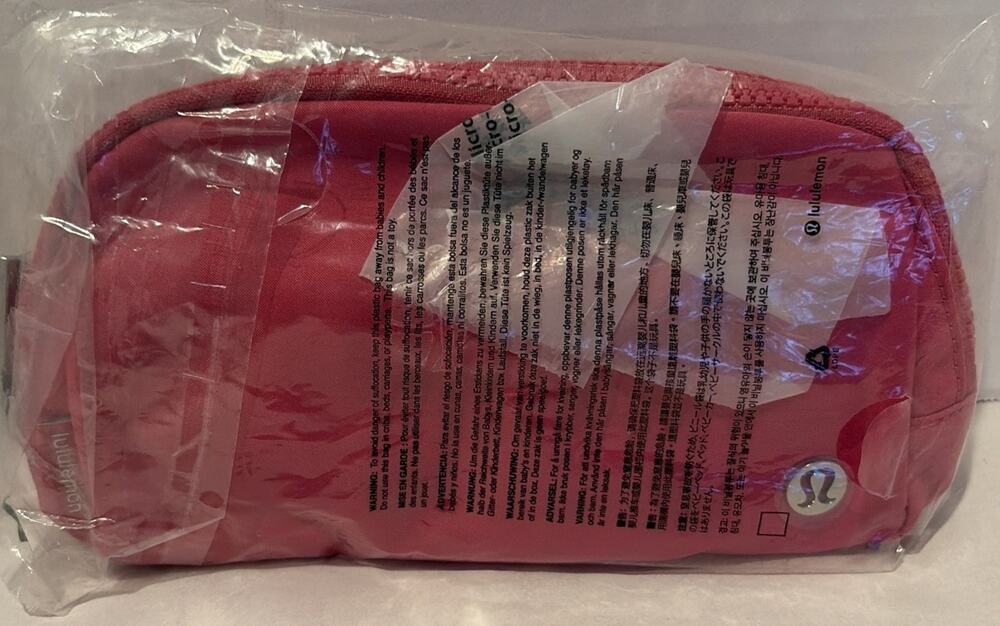 Lululemon Everywhere Belt Bag Sonic Pink NEW